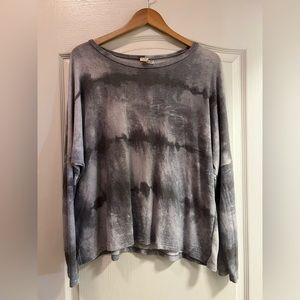 7th Ray tie dye top in size large